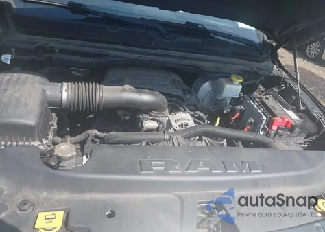 2019 Ram 1500 Laramie 4X4 5'7 Box z USA, uszkodzony, nr VIN 1C6SRFJT0KN544313